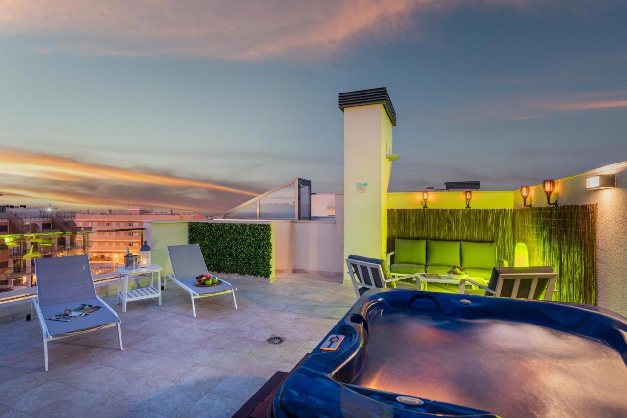 شقة La Zenia Cocoon - Luxury Penthouse With Jacuzzi, 2 Pools, Indoor Heated Pool, Sauna, Gym, Playstation Dehesa de Campoamor  المظهر الخارجي الصورة