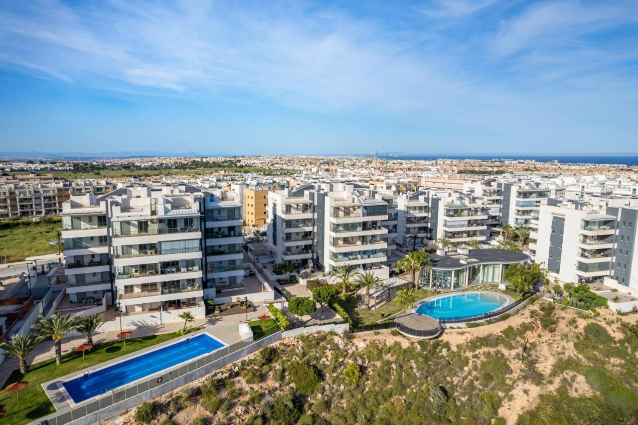 شقة La Zenia Cocoon - Luxury Penthouse With Jacuzzi, 2 Pools, Indoor Heated Pool, Sauna, Gym, Playstation Dehesa de Campoamor  المظهر الخارجي الصورة