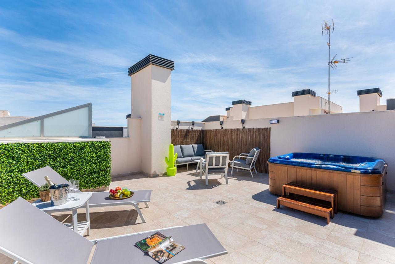 شقة La Zenia Cocoon - Luxury Penthouse With Jacuzzi, 2 Pools, Indoor Heated Pool, Sauna, Gym, Playstation Dehesa de Campoamor  المظهر الخارجي الصورة